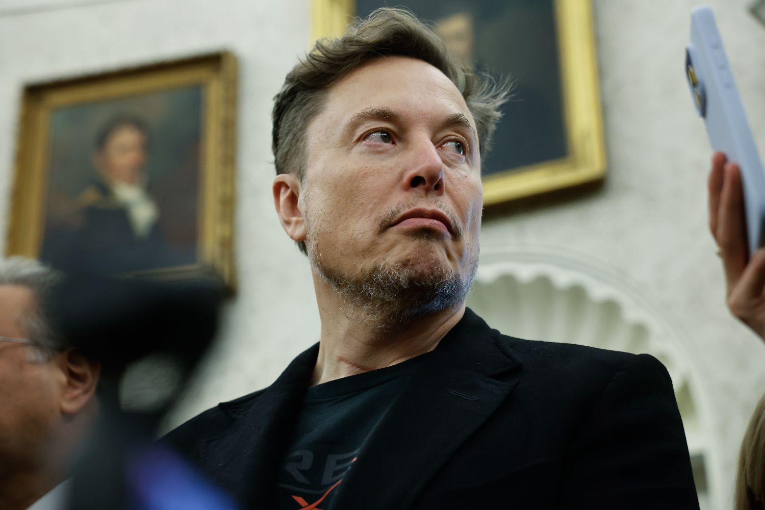 President Attacked by Advisor: Elon Musk Criticizes Trump on CBS News